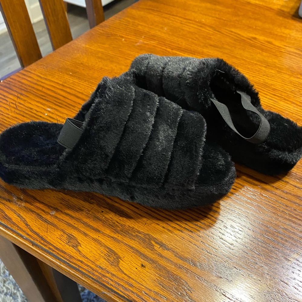 Black Fuzzy Slippers